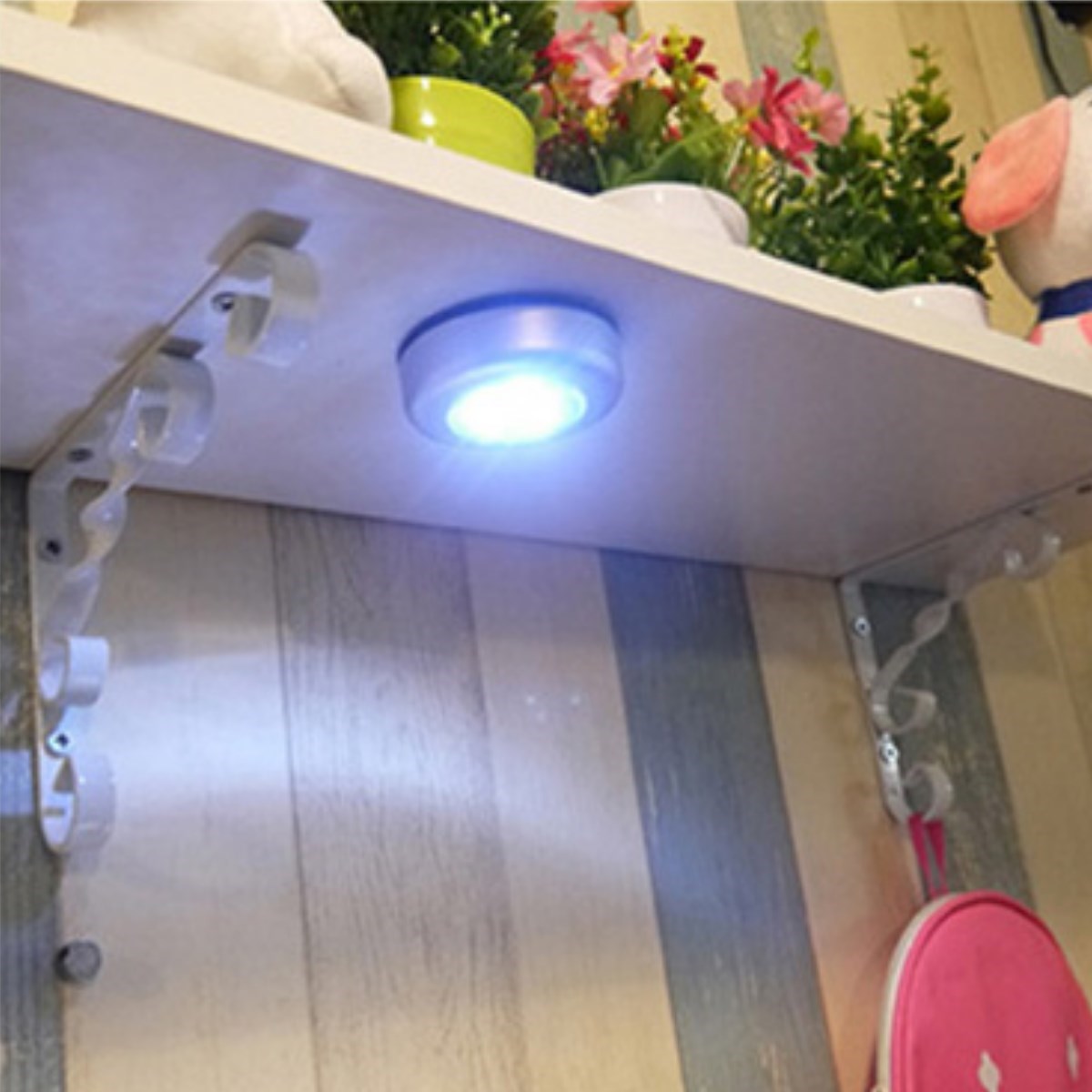 Kablosuz Spot Pilli Dokunmatik Led Lamba 3 Ledli Dolap Lambası (4812) Kablosuz Spot Pilli Dokunmatik Led Lamba 3 Ledli Dolap Lambası (4812)
