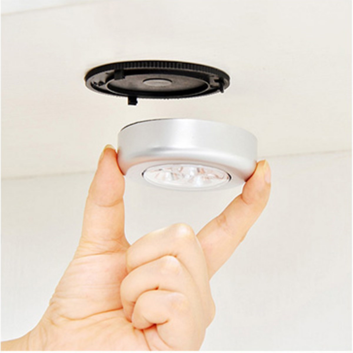 Kablosuz Spot Pilli Dokunmatik Led Lamba 3 Ledli Dolap Lambası (4812) Kablosuz Spot Pilli Dokunmatik Led Lamba 3 Ledli Dolap Lambası (4812)