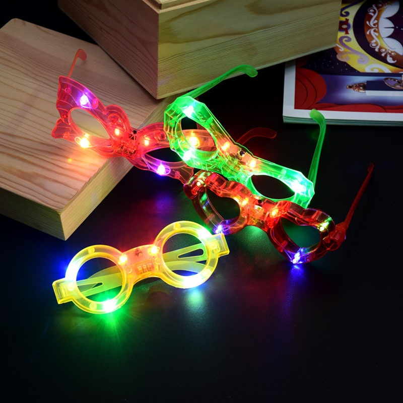 Led Işıklı Karışık 6 Model Yanar Söner Parti Gözlüğü 12 Adet (4812) Led Işıklı Karışık 6 Model Yanar Söner Parti Gözlüğü 12 Adet (4812)