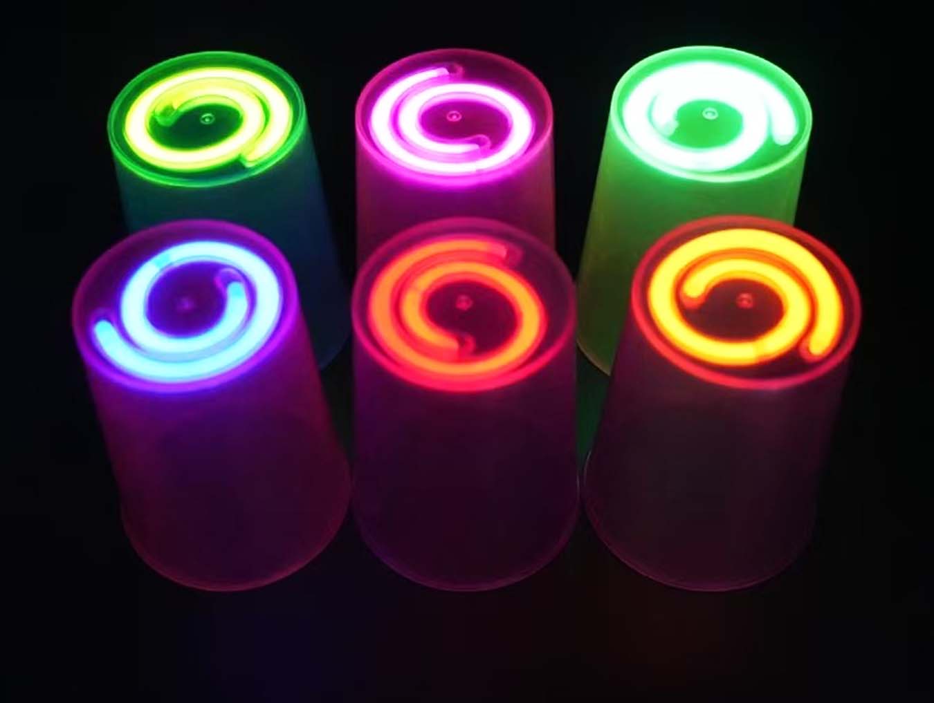 Karanlıkta Yanan Gece Işığı Mega Glow Bardaklar 8 Adet 8.5 x 10.5 cm (4812)