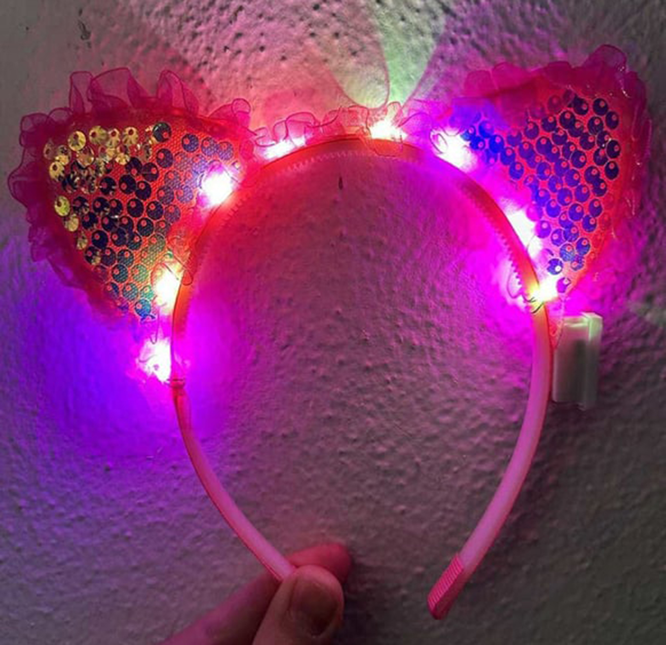 Kenarları Dantelli Fuşya Pullu Payetli Led Işıklı Kedi Kulak Taç 17x19 cm (4812)