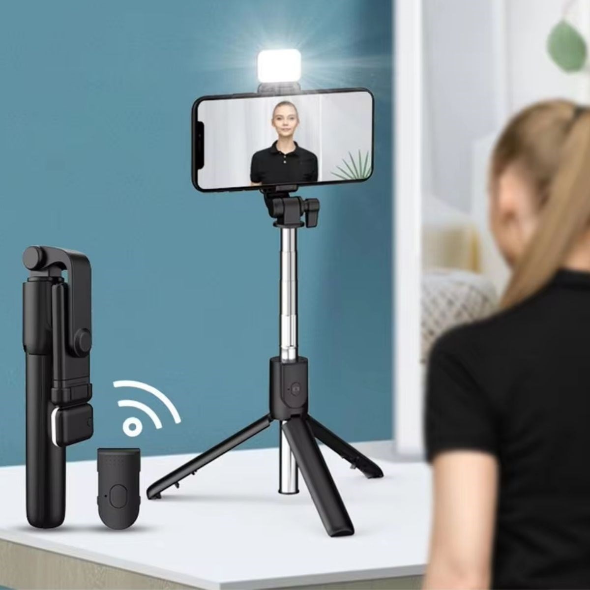 Kendiliğinden LED Işıklı Kumandalı Uzayabilen Selfie Çubuğu,Masa Üstü Tripod (4812) Kendiliğinden LED Işıklı Kumandalı Uzayabilen Selfie Çubuğu,Masa Üstü Tripod (4812)