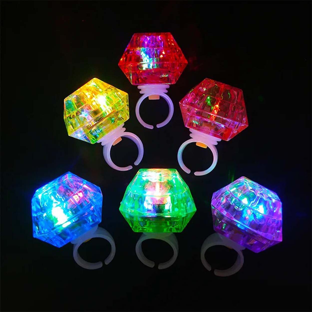 Kristal Tasarımlı Led Glow Işıklı 3 Modlu Yeşil Yüzük 3.5 x 5 cm (4812) Kristal Tasarımlı Led Glow Işıklı 3 Modlu Yeşil Yüzük 3.5 x 5 cm (4812)