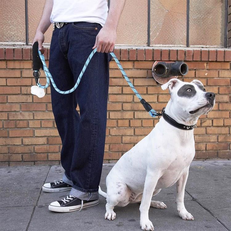 Reflektörlü Fosforlu Köpek Gezdirme Halatı Tasma Kayışı Metal Kancalı 130 cm (4812)