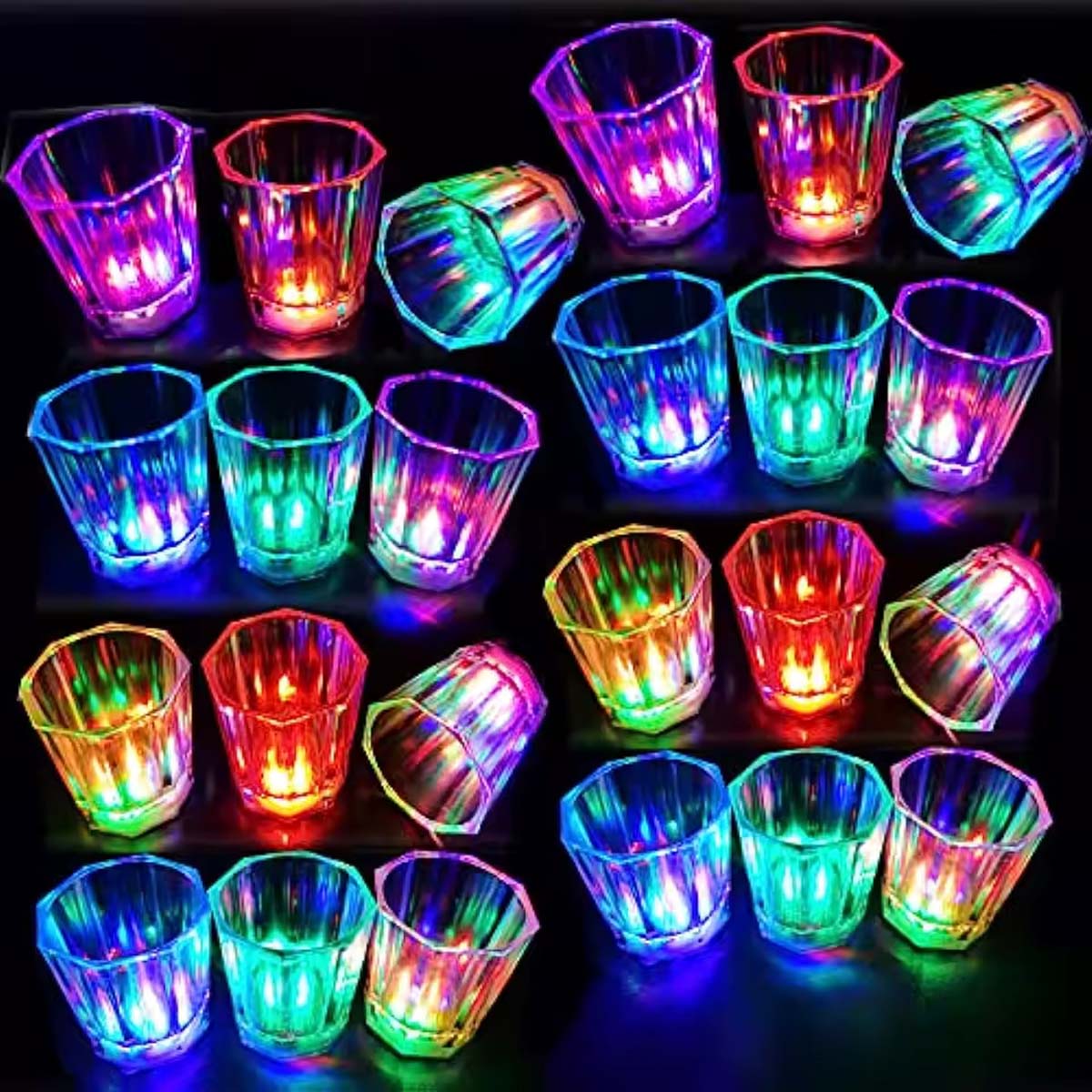 Renkli Led Parlayan Fiber Optik Glow Işıklı Bardak 5,5 x 5,5 cm (4812) Renkli Led Parlayan Fiber Optik Glow Işıklı Bardak 5,5 x 5,5 cm (4812)